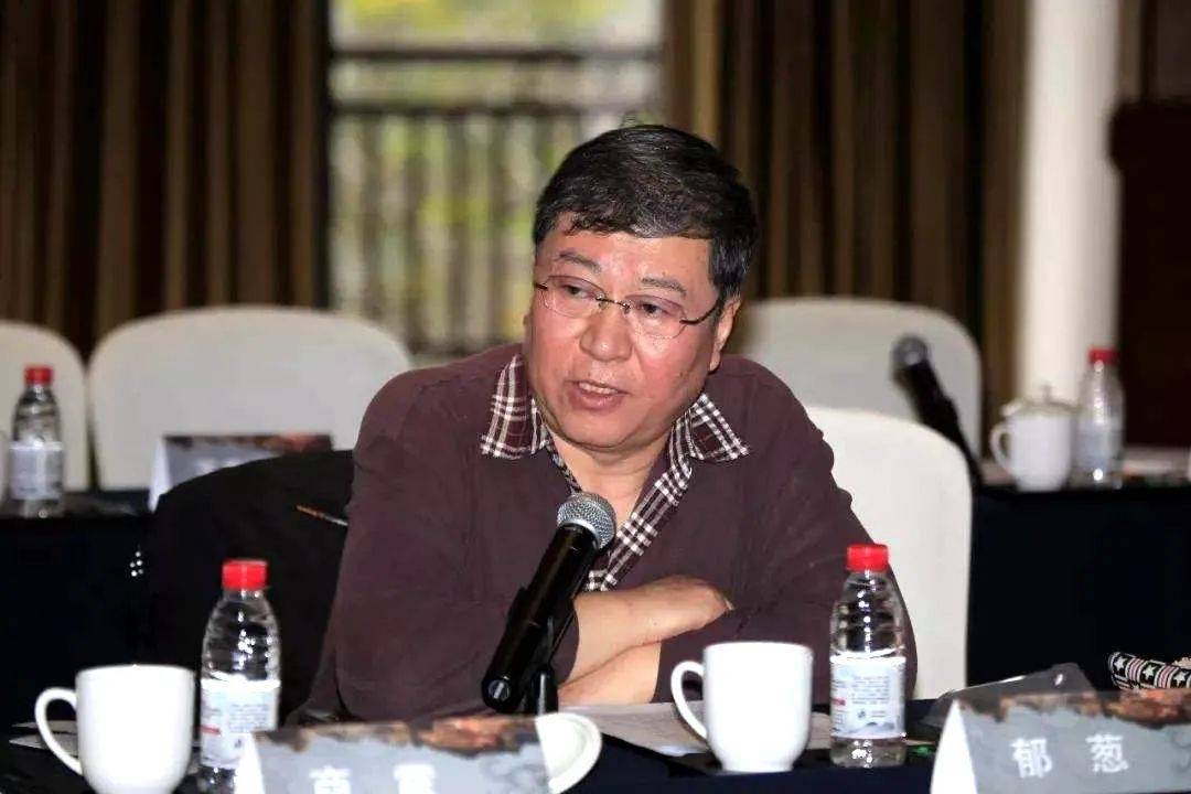 郁葱,原名李立丛.当代诗人,编审.