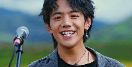 丁真回到理塘办山谷音乐会,看到然日卡清澈纯净美好