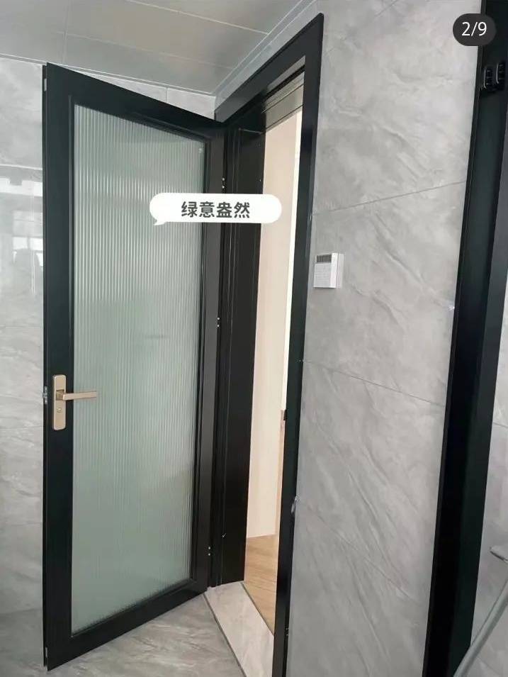 网红长虹玻璃门,秒变欢乐喜剧人 | 翻车实录_装修_专业_全案