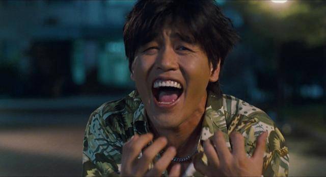 51岁金馆长崔成国恋爱了,和女友一见钟情,365天里360天都在见面_表情