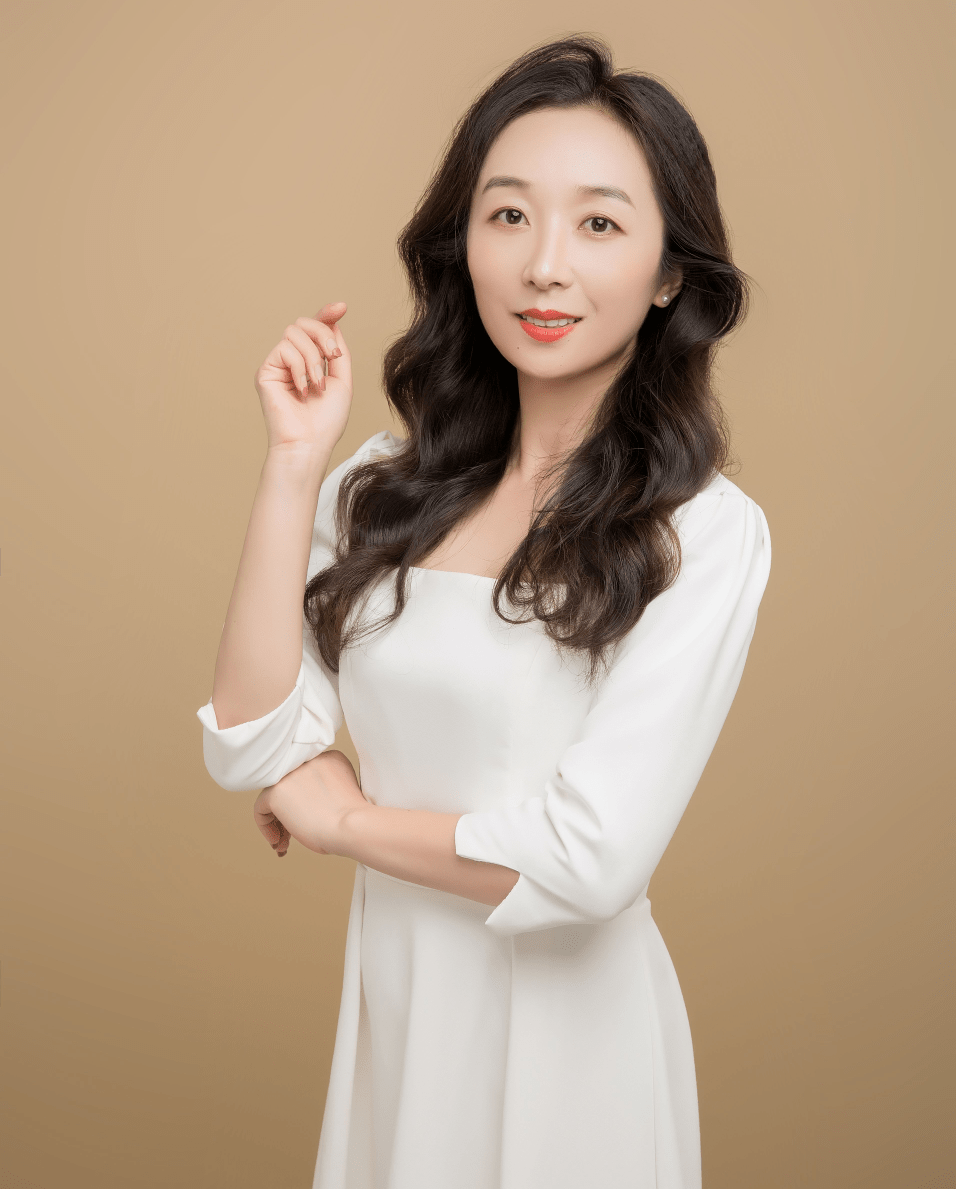 李艳萍个人简介:中共党员,管理学硕士.