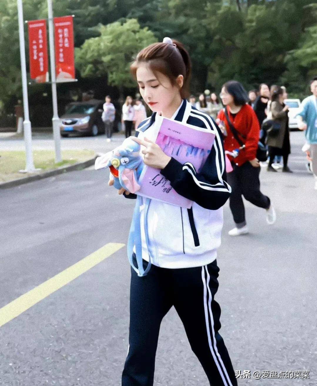 最美校服女神:赵丽颖,杨幂,刘诗诗,杨颖,赵露思,白鹿_班里_张佳宁