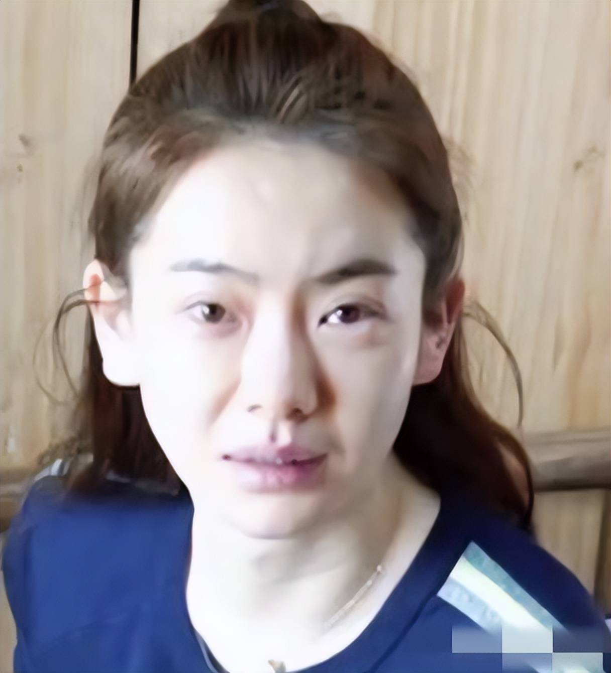 浮肿油腻,憔悴老态,还暴露动脸痕迹_热巴_鞠婧祎_样子