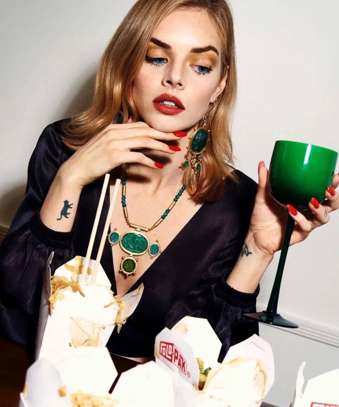 蓝眼睛澳洲女星萨玛拉·维文杂志大片_合作_影迷_作品