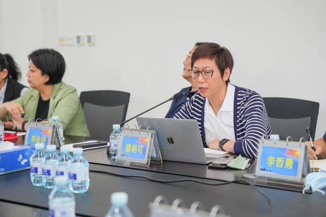 座谈会上,北京广播电视台交通广播中心主任蔡可明详细汇报了乌兰察布