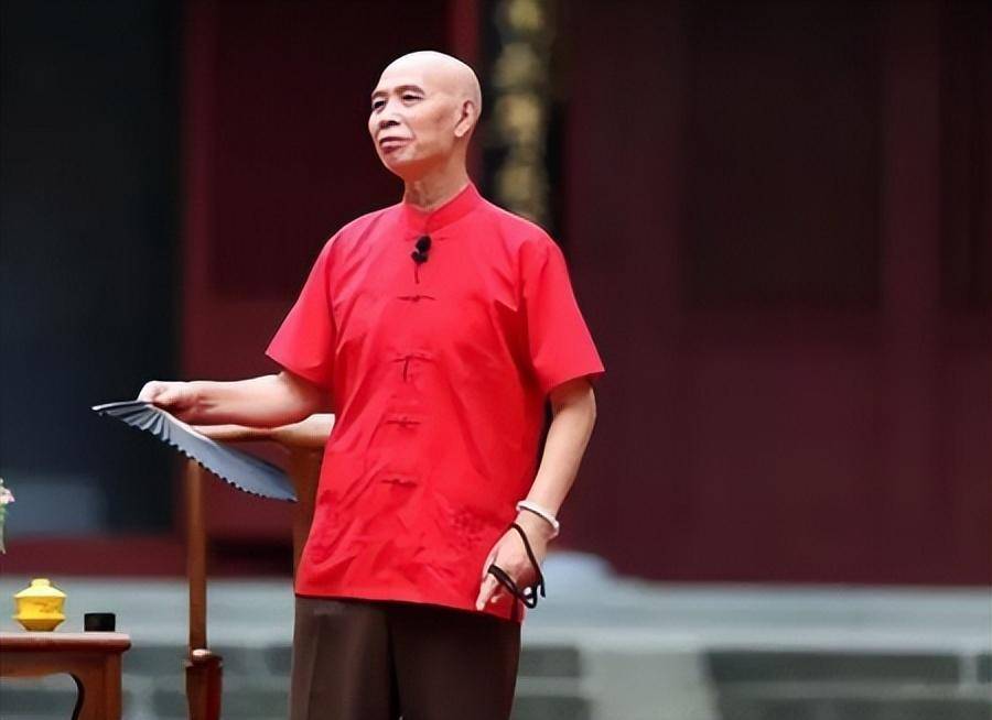 散打评书名家李伯清排队做核酸:一切都会变好,成都雄起_表演_先生