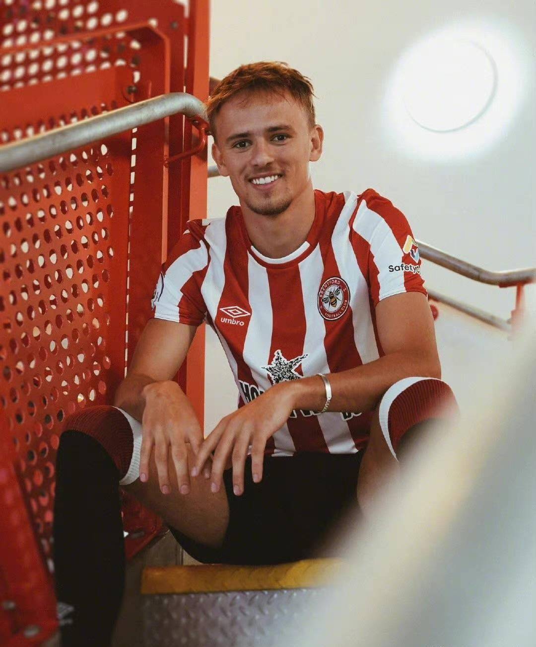 3)米克尔·达姆斯高(布伦特福德)费用:1260万英镑缺席原因:缺乏比赛