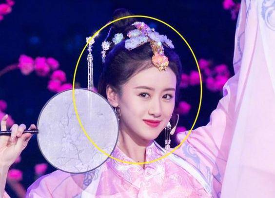 《琉璃》姐妹罕同框,张予曦袁冰妍穿古装比美,场面很好看_美人_剧中