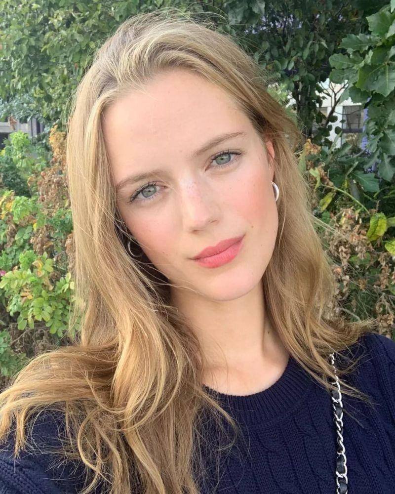 小西施 艾瑟·希施 esther heesch