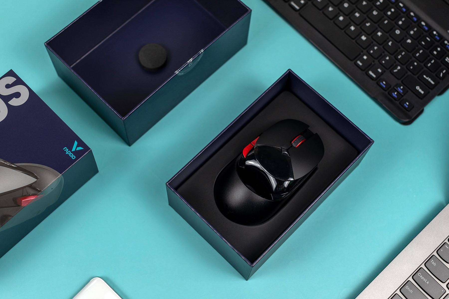 雷柏VT960S双模无线超跑游戏鼠标，酷炫的外观遮不住舒适的手感