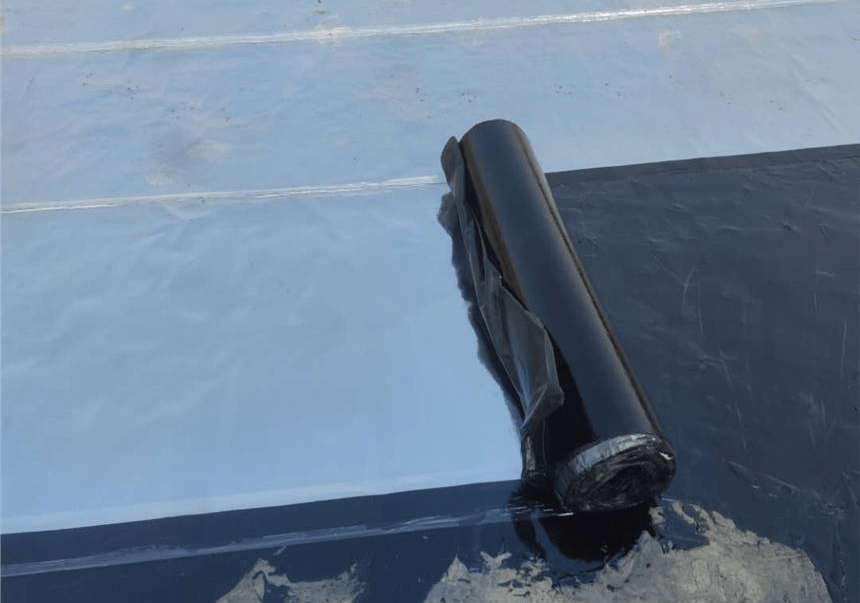 2,冷粘法:用橡皮刮板将高聚物改性沥青胶粘剂或冷玛脂等冷粘剂均匀涂