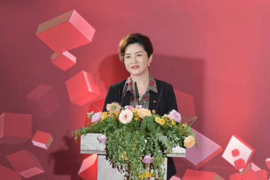 曲福丛台长向辉山乳业与辽宁广播电视集团深度战略携手