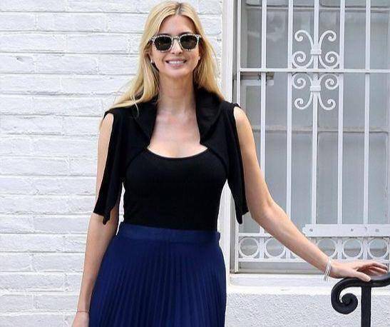 伊万卡穿睡衣拖鞋当街抽烟,蓬头垢面丑到不敢认_腰带_身材_时候