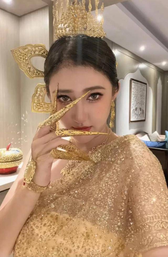 快手网红二驴井元林的父亲,知名的网络富二代,他是花和尚井玉坤_辛库