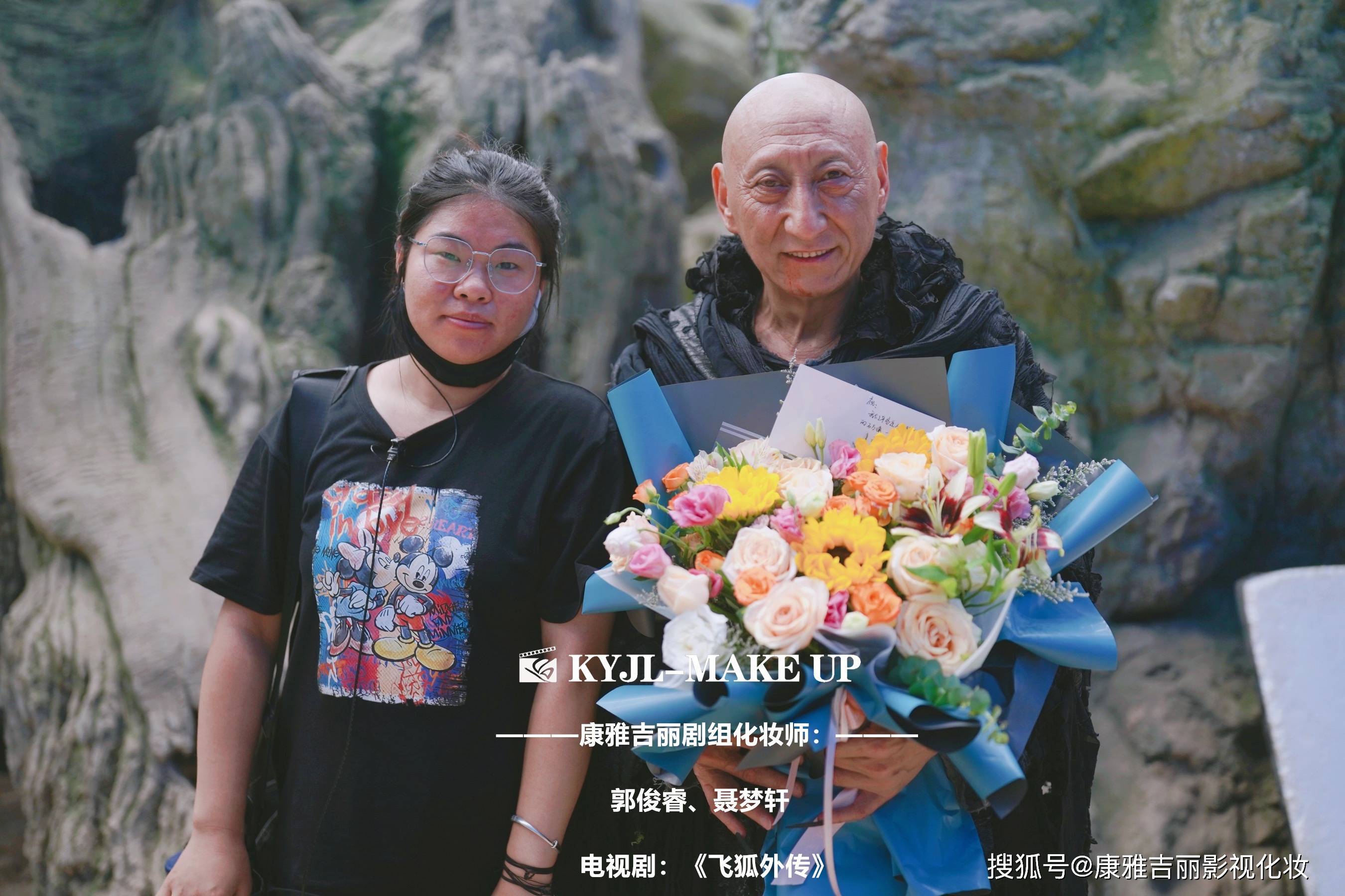 铤而走险来到药王谷寻求解药,在药王谷结识了毒手药王的弟子程灵素