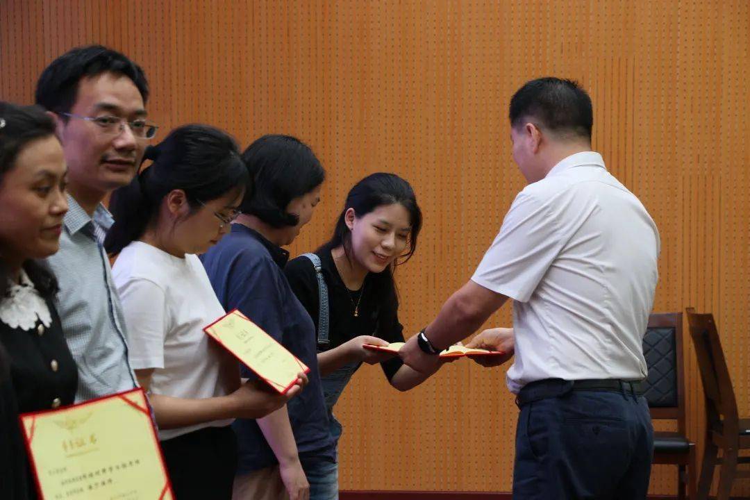 同庆九秩 | 立德树人 共铸师魂——绍兴市稽山中学召开师德师风教育