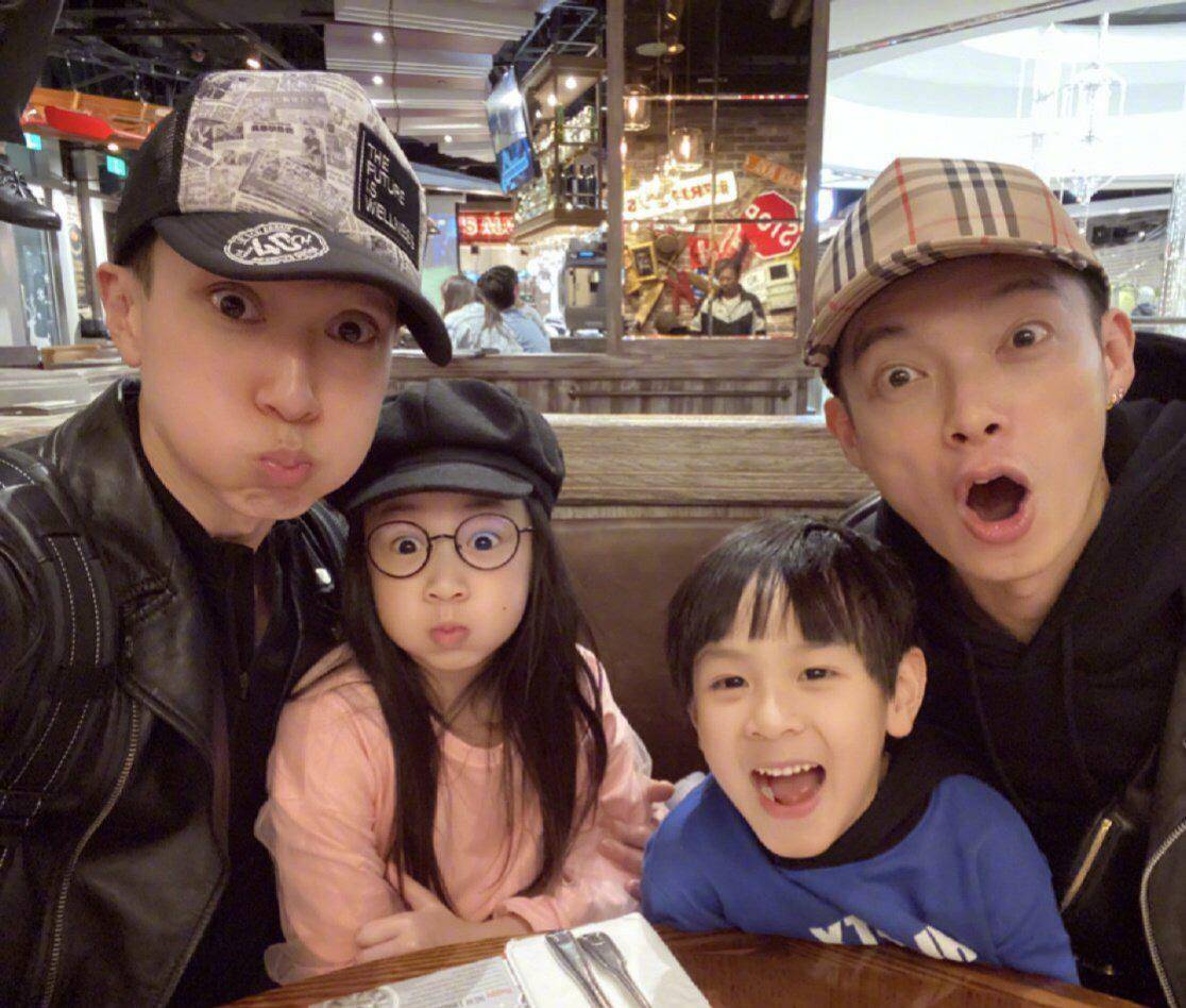 吴尊大方晒出兄弟合照,力破不合传闻,但为何每次聚会都没有他?