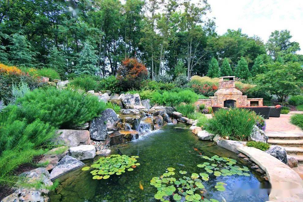 庭院鱼池设计注意事项与风格参考