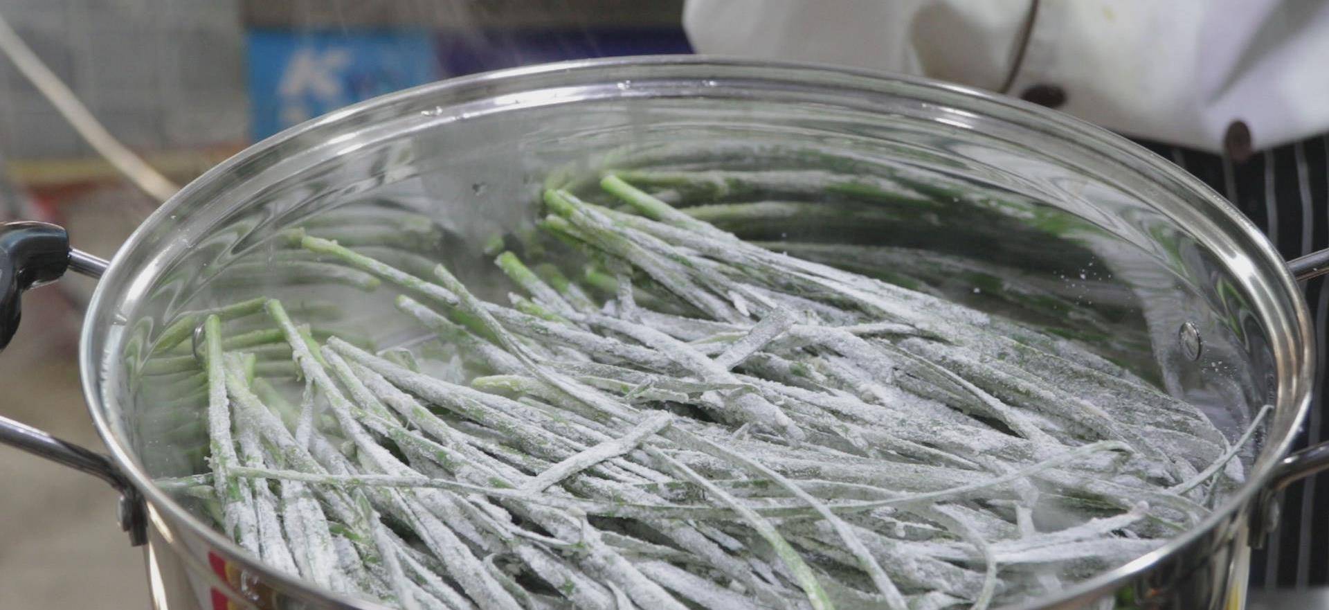 蒸韭菜 来自搜狐网