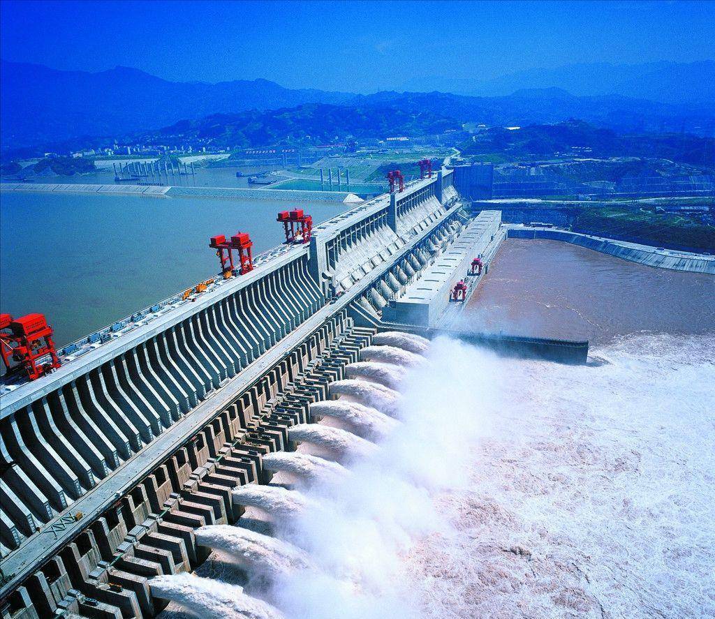 斥资2000亿的三峡大坝，曾多次被质疑已扭曲变形，如今到底怎样？
