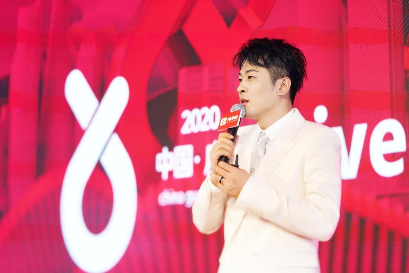 辛巴辛有志长期投身公益教育事业,"鸟中国宝"回归湖南_南山_保护_种群