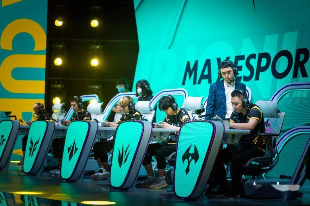 一年时间,英雄联盟手游电竞建立的"新浪潮"_赛事_欧尼亚_全球