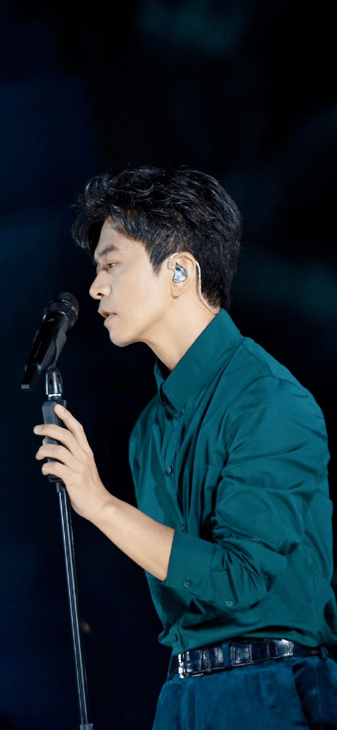 七年如一日的好状态也太难得了吧_李健_衬衫_西装