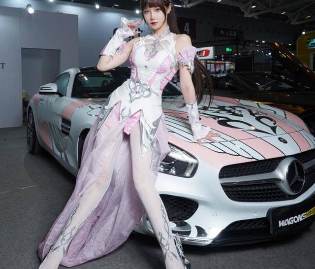 斗罗大陆:车展上的车模cos小舞,车反而成了陪衬,道具_汽车_舞蹈_say