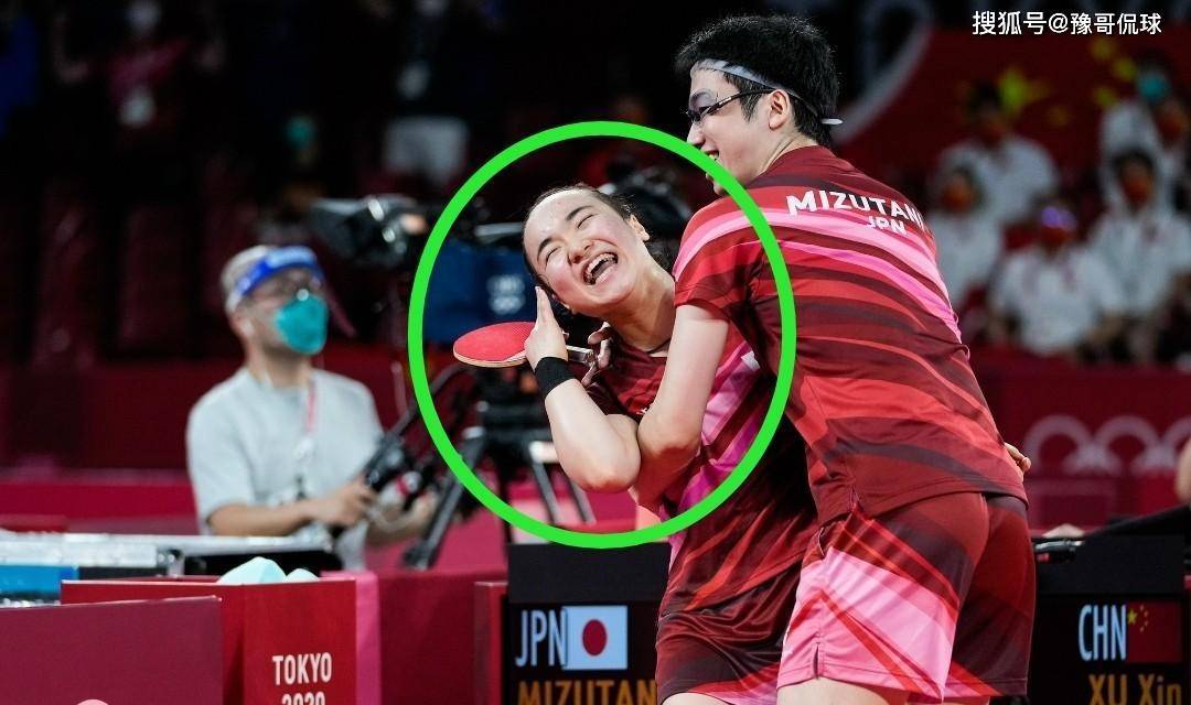 日乒的乒乓球内部其实也很混乱的,此前水谷隼就被爆出出轨的事情,并且