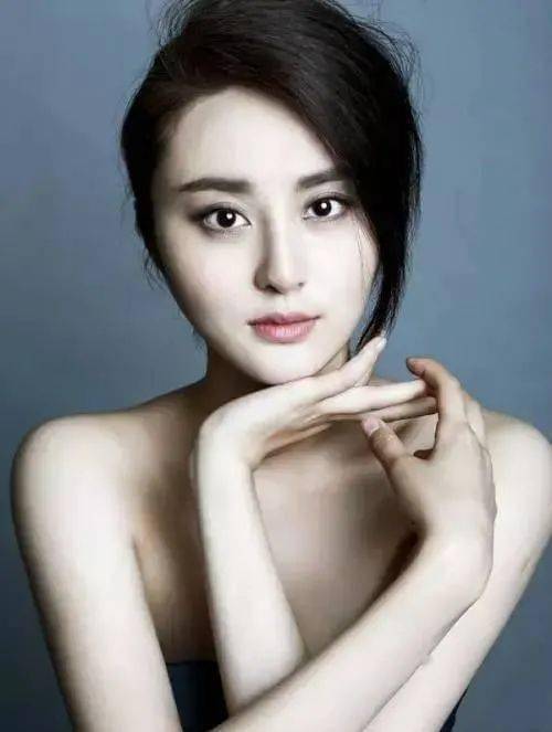 在范冰冰补税期间疯狂拍戏,今终于熬成女一_甘露_娱乐_陈丹妮