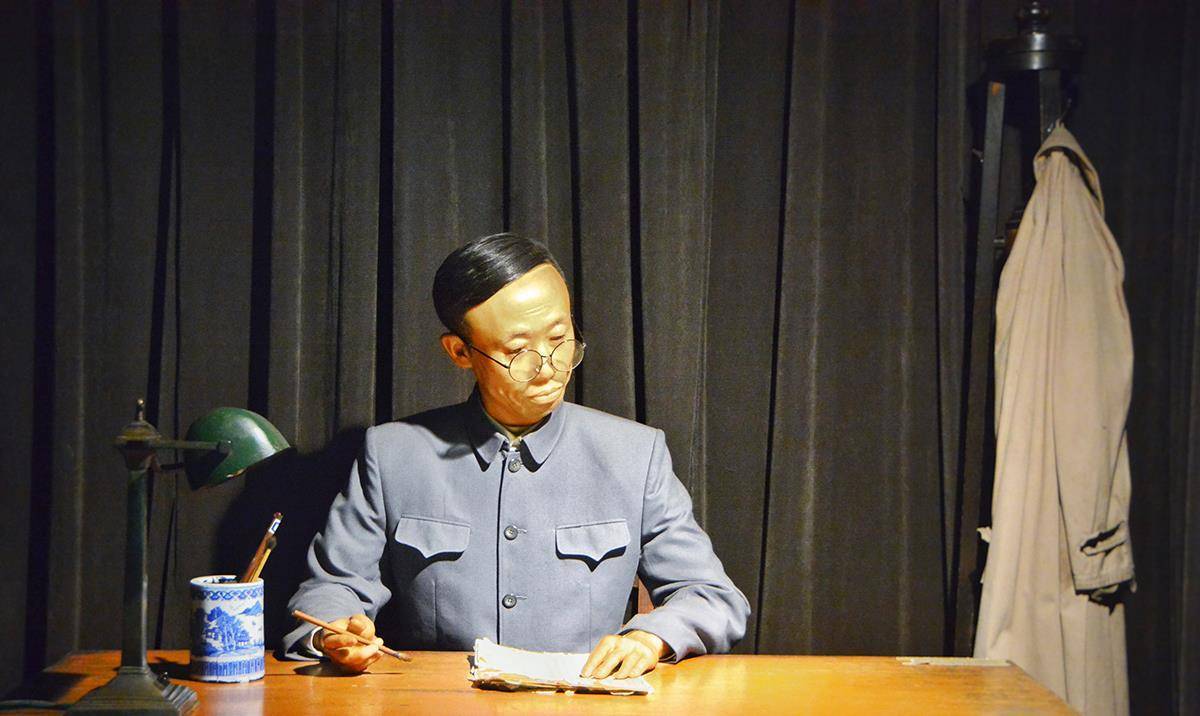 溥仪晚年进故宫旧地重游,为何却突然脸色惨白?