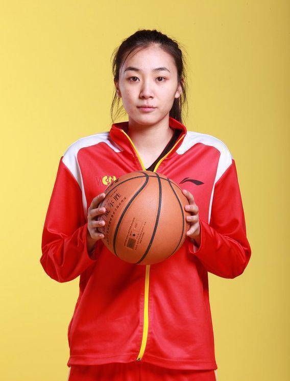 女篮美女频出,赵爽上榜首,美到没朋友!
