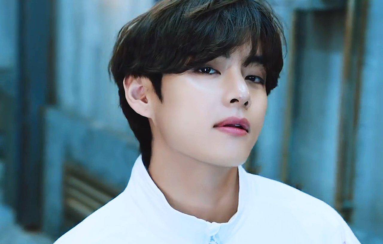 bts金泰亨日系穿搭少年感强,开衫内搭空气晒身材肌锁骨,嘟嘴卖萌_防弹