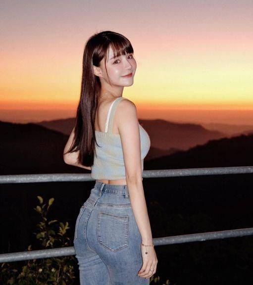 台湾e罩女星2年没出国 机场互动猜去哪 回复亮了:台湾回归来看你