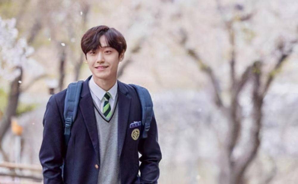 强推韩剧《再次18岁》情感表达细腻,演员颜值爆表_儿子_女儿_样子