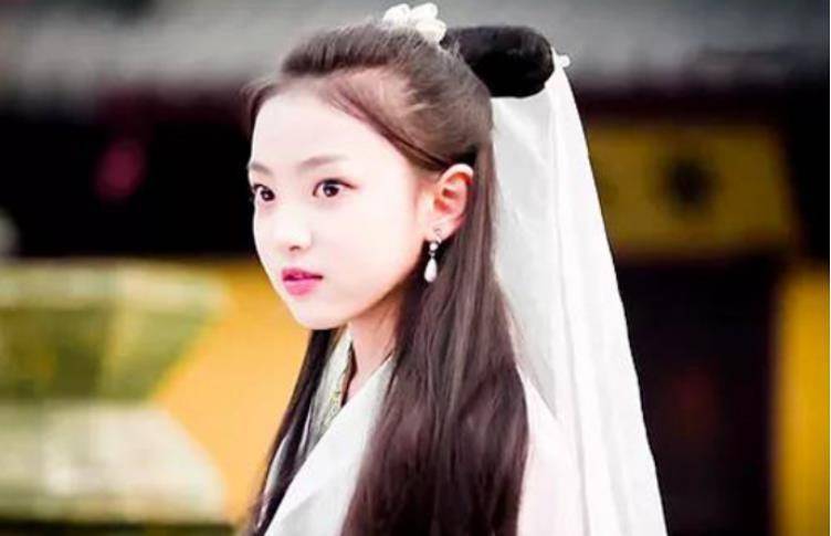 她10岁演"白娘子",演技连赵雅芝都敬佩,今颜值令人意外_孩子_陶奕希