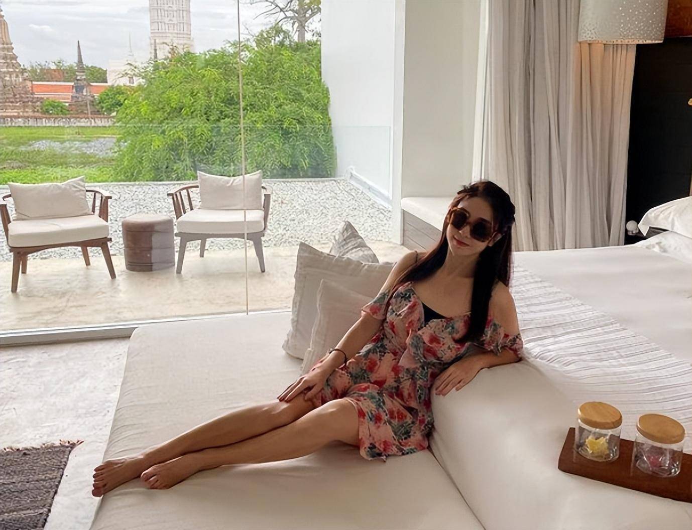 tvb女星梁雪湄近照,45岁仍身材出众,已转行做生意交往外国男友_姚乐怡