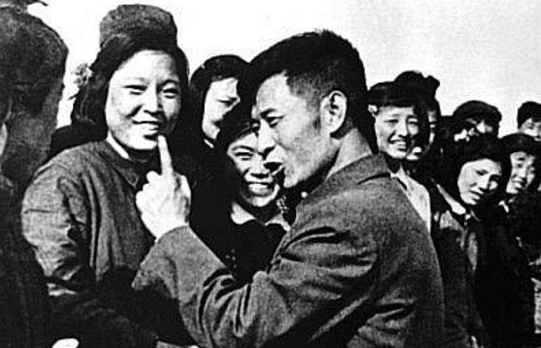 胡耀邦和李昭:为革命把两儿子送人,去世前八分钟妻子见最后一面_李仲