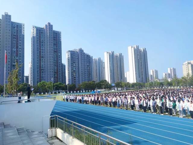 国旗下讲话江苏省苏州市苏苑高级中学党委书记徐正黄用热爱征服星辰