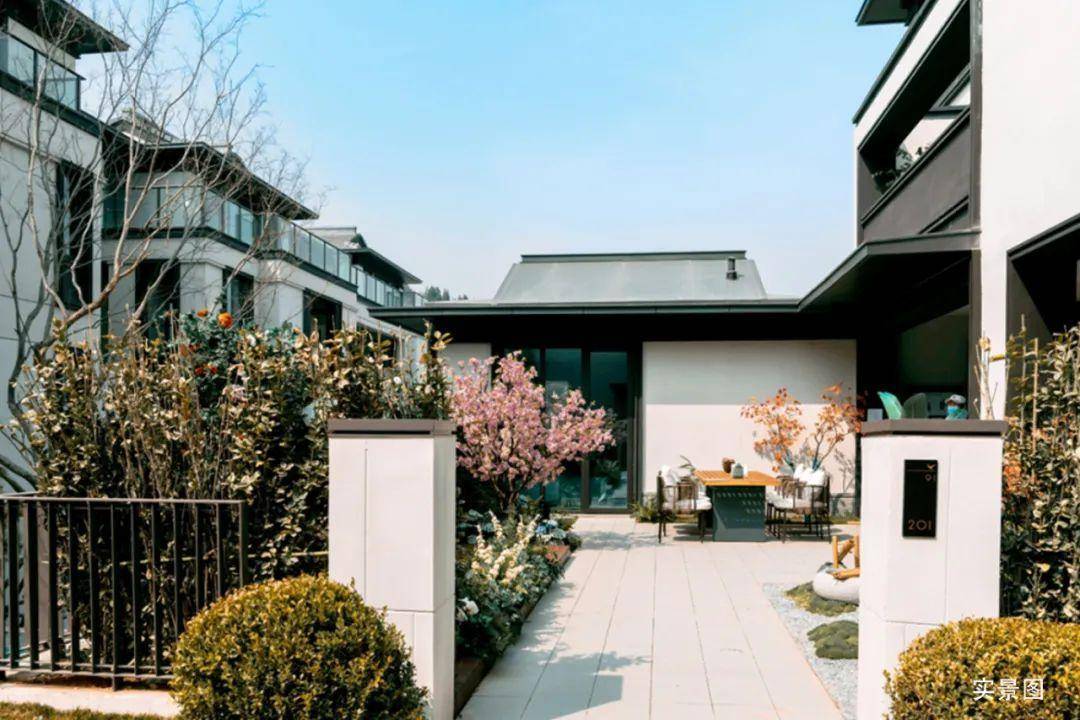 旅投绿城·西山燕庐 | 中秋佳节,沿着山的曲线,奔赴另一种生活_小镇