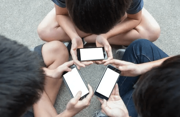 大学生因沉迷游戏被取消学籍,新生要自律,学好主业才是任务_家长_娱乐