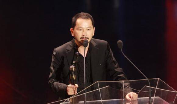 成龙发文悼念廖启智:我与他同年同月同日生,他是真正的演技派,怀念他