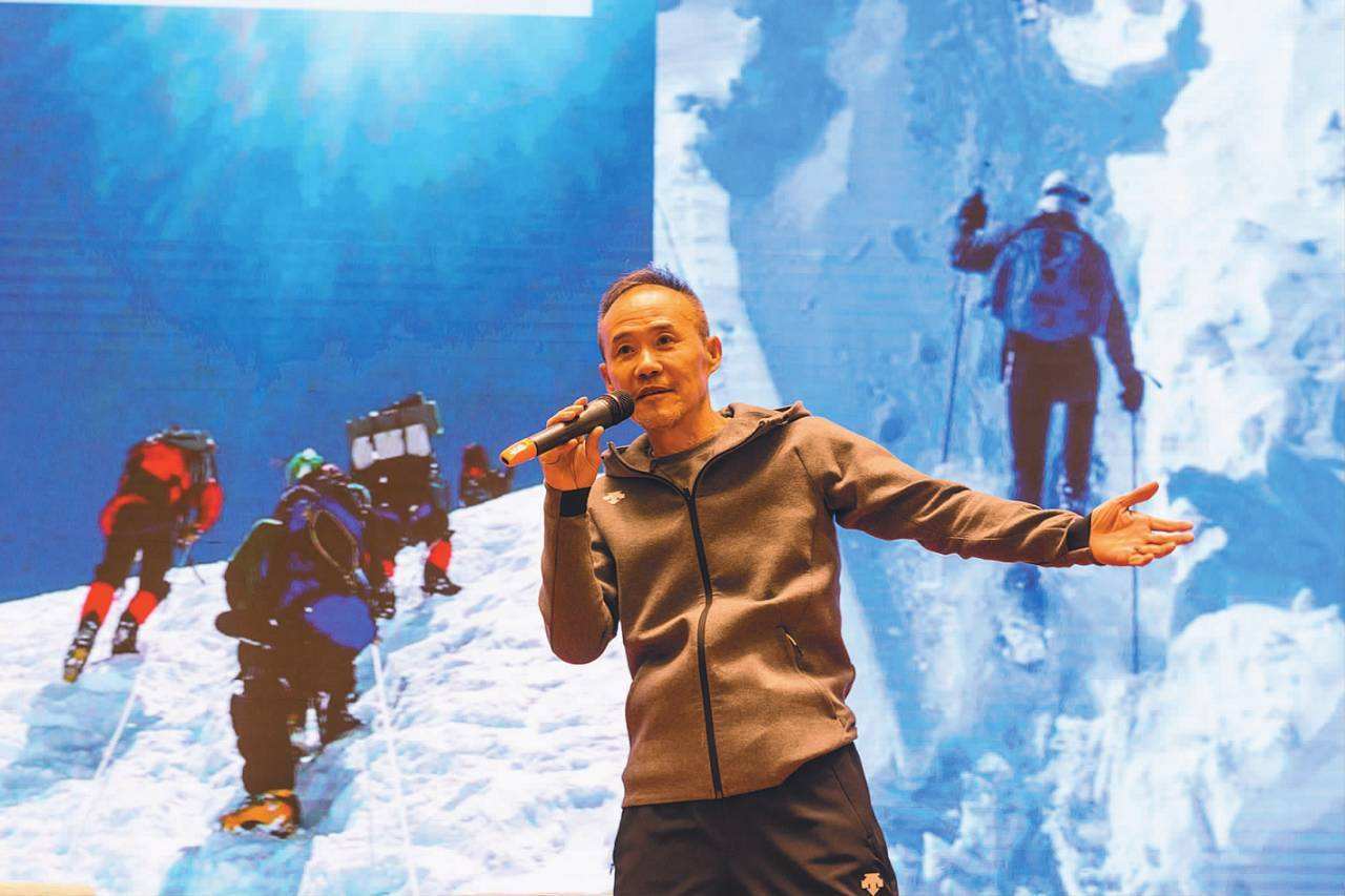 71岁王石还能登珠峰,69岁还生了一个女儿,说自己内脏脂肪率才1%