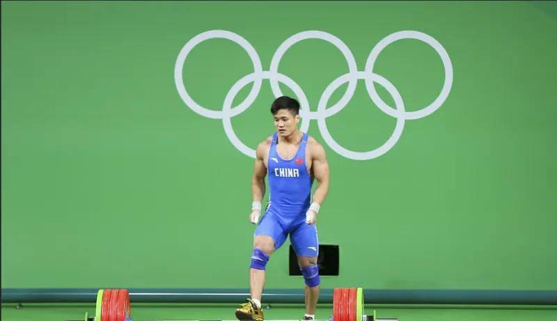 无惧,37岁老将逆风再夺一金_吕小军_选手_重量