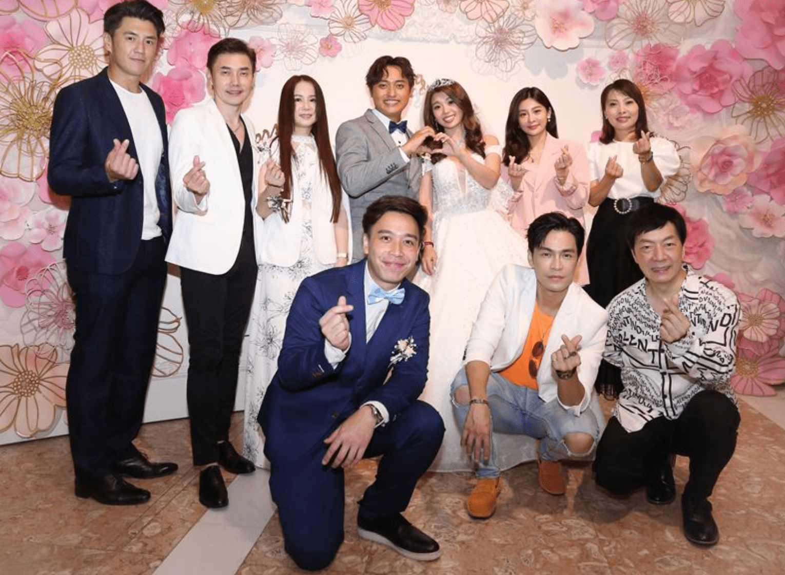 包小松侄子办婚礼仨至亲缺席,母亲叔叔先后确诊,18桌婚宴没坐满