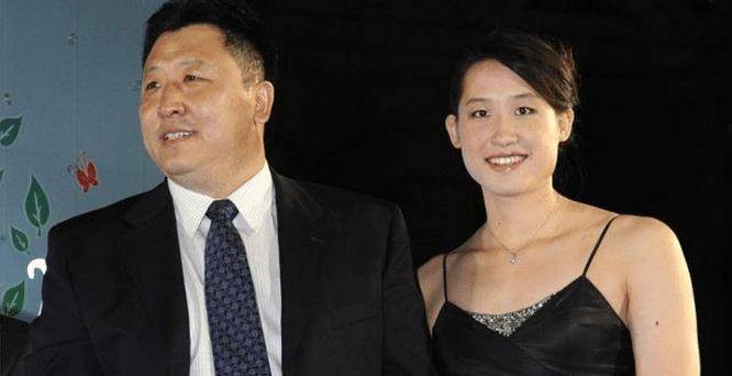 退役后嫁大23岁恩师,坦言与他在一起很幸福_刘子歌_金炜_教练