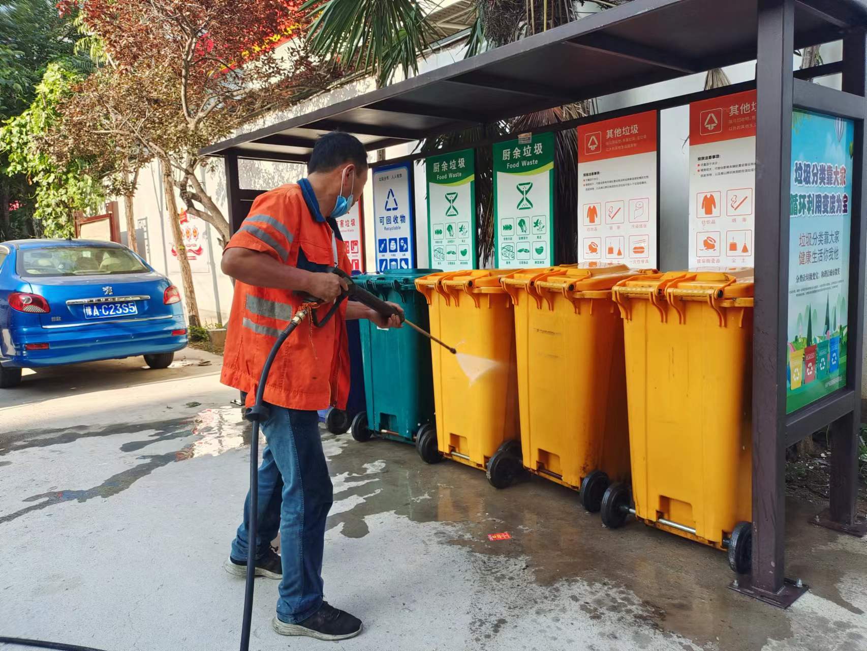 丰产路街道办事处:清理垃圾桶 巩固垃圾分类成果_进行_人员_居民小区