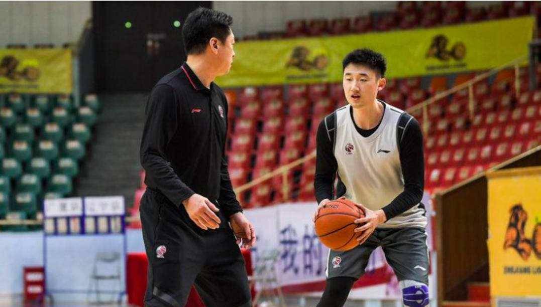 广州男篮把李京龙丢到了自由市场_广厦_辽宁_广东