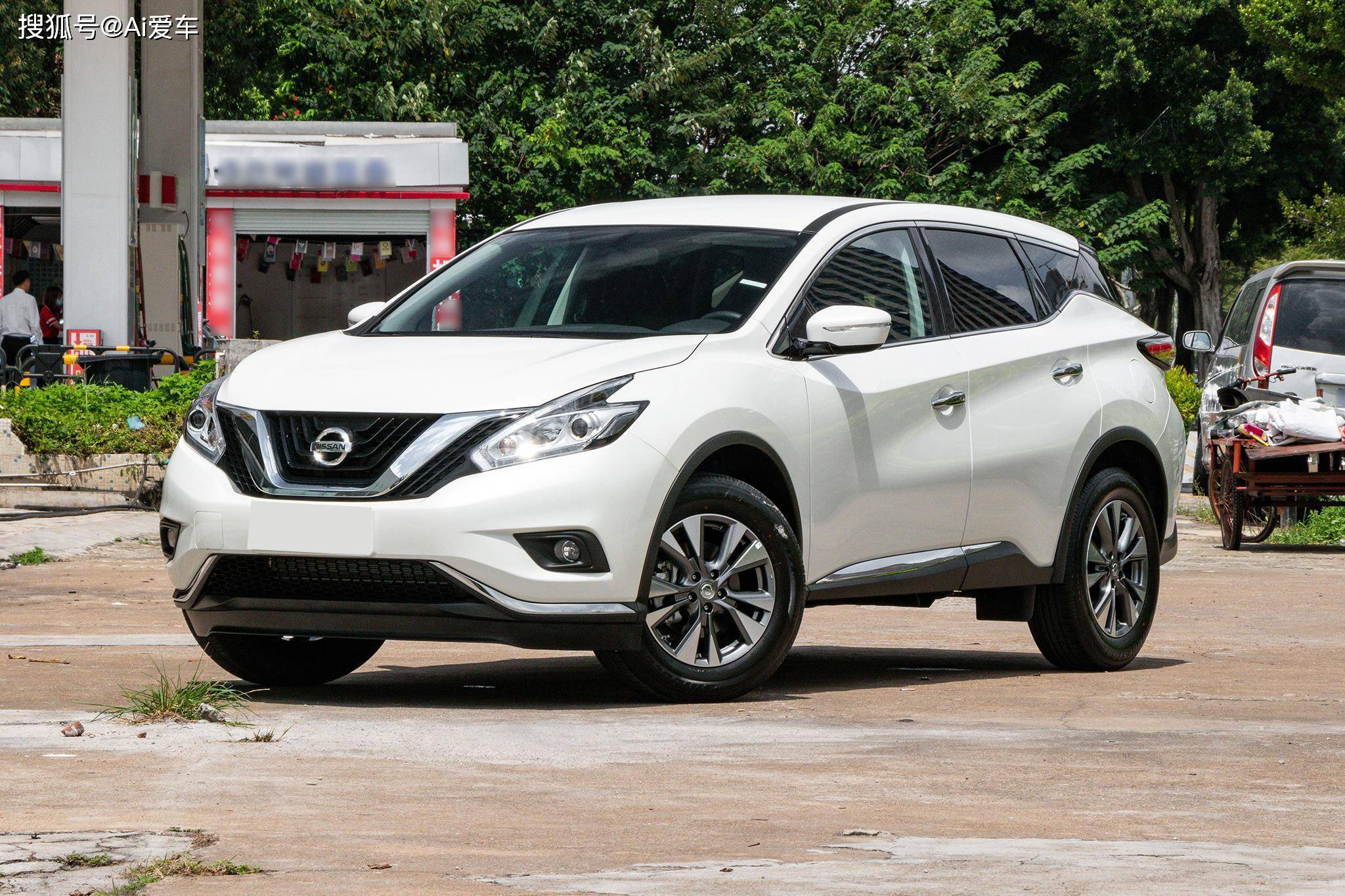 日系省油大号家用suv,后排又大又舒适,家用合适,实拍日产楼兰_搜狐