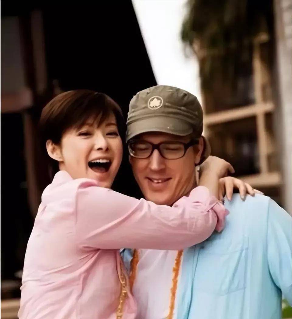 演员袁立:三婚嫁给小11岁丈夫,50岁没孩子,如今她还好吗?